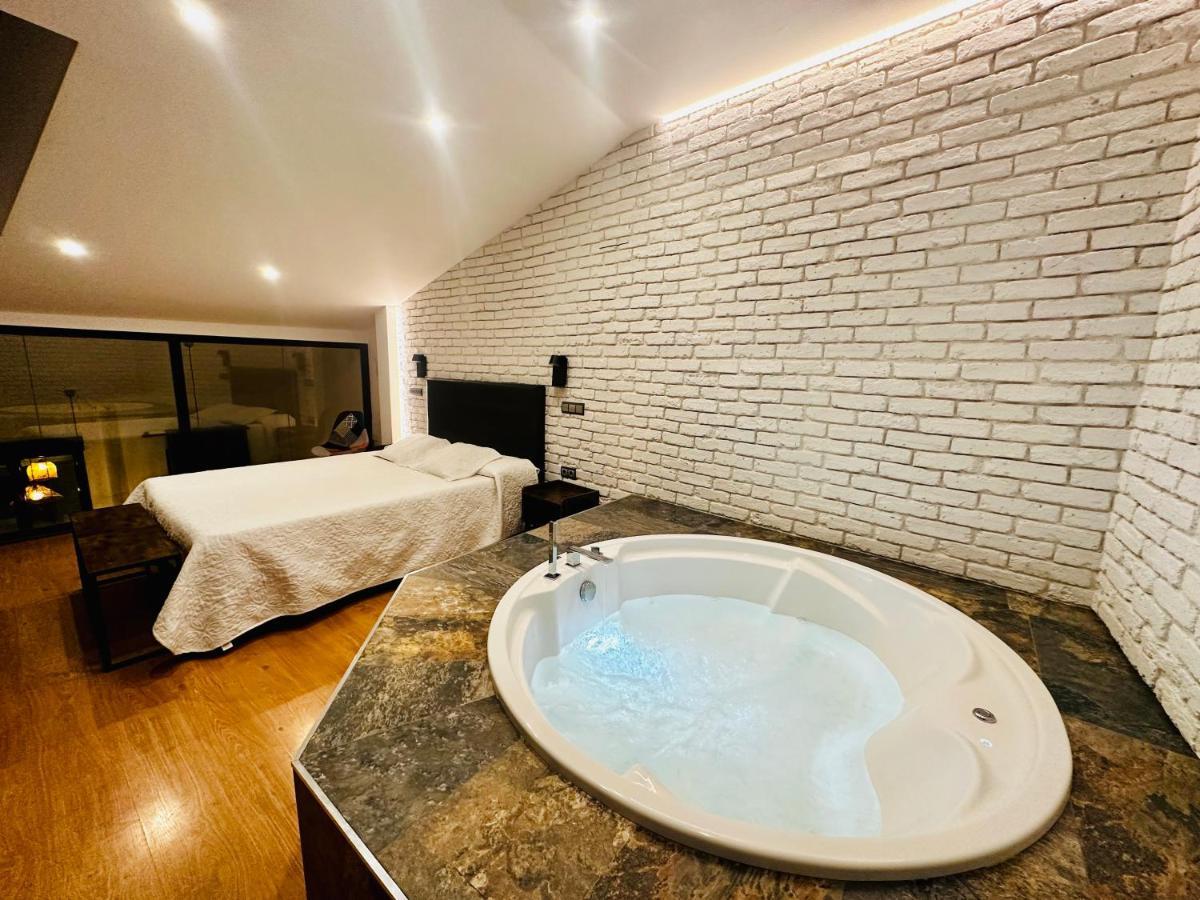 Suite Sorpresa Vut La Taberna Arenas de San Pedro Ngoại thất bức ảnh